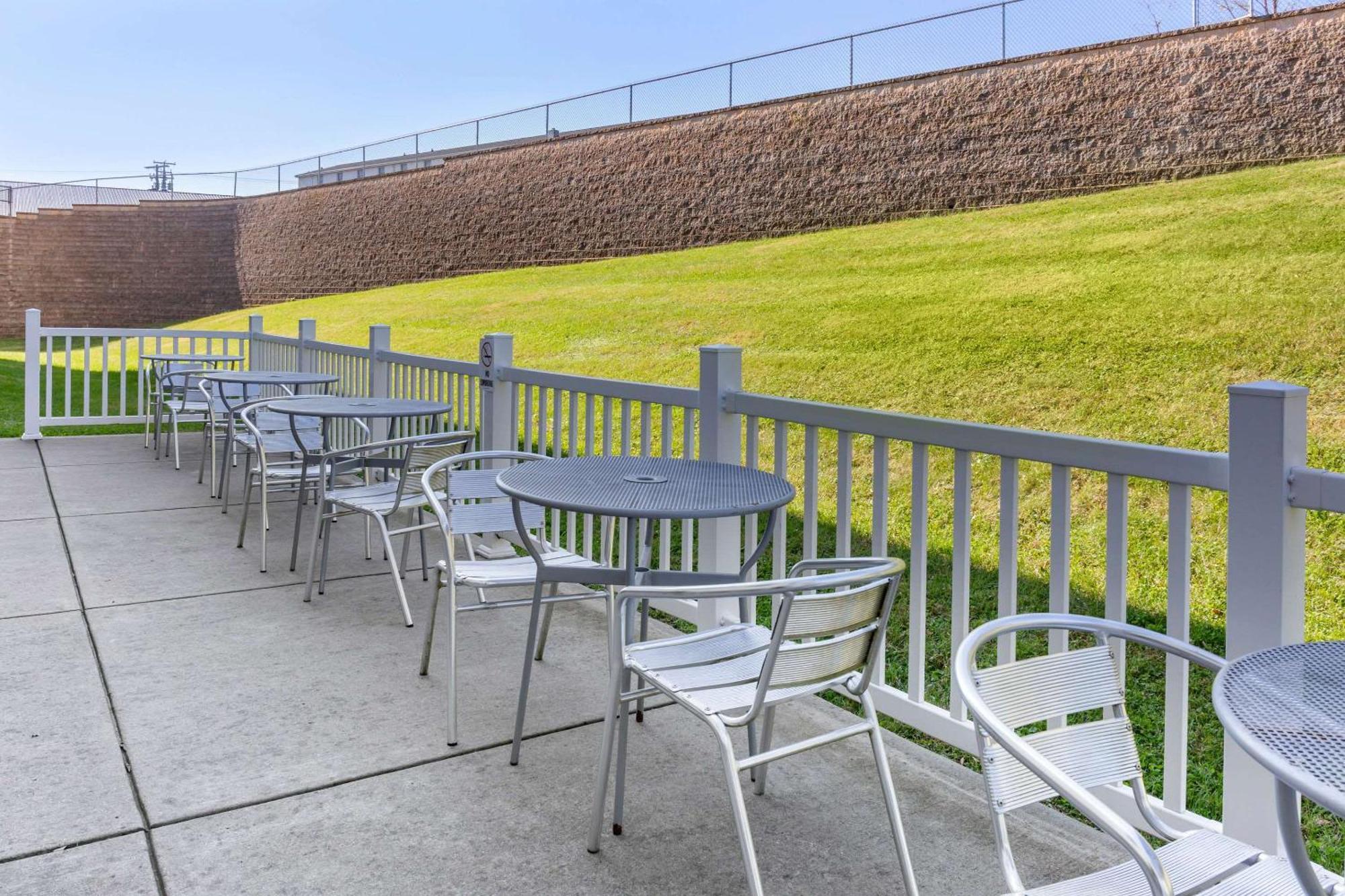 Comfort Lancaster Amish Country 3*