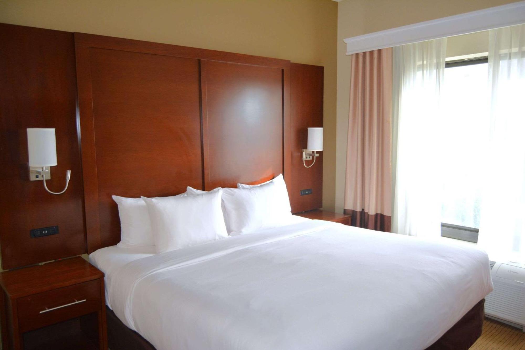 Comfort Lancaster Amish Country Hotel